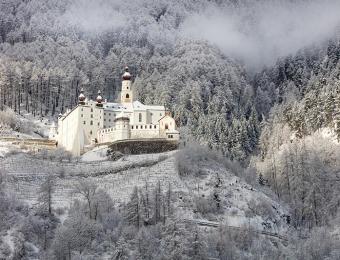 Kloster Marienberg im Winter