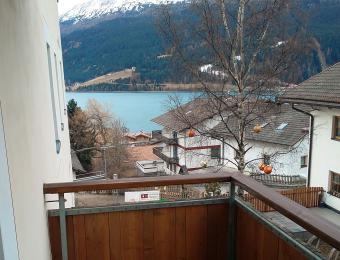 Ausblick vom Balkon auf den Reschensee