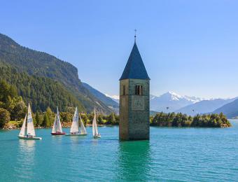 Kirchturm im Reschensee – Südtirol
