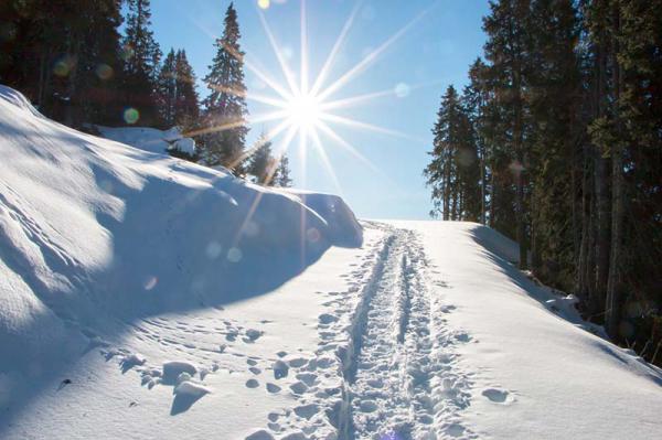 Il paesaggio invernale è un invito alle escursioni